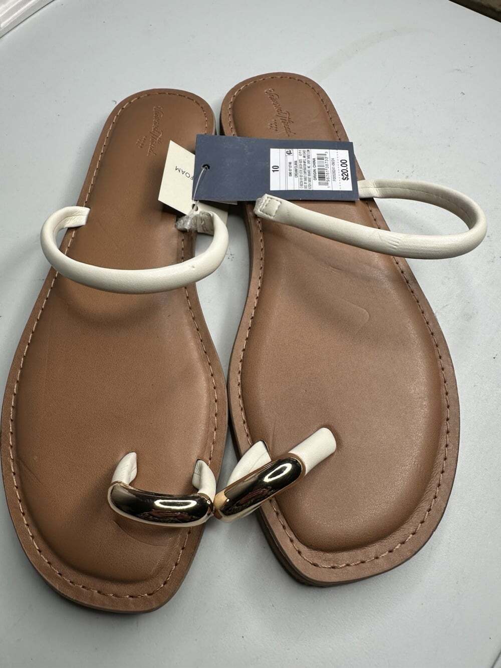 Women's Clara Toe Ring Sandals - Universal Thread Cream 10 NWT